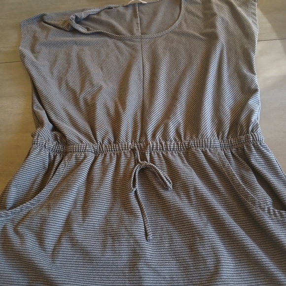NORTH face Gray Striped Casual Dress NWOT size xl - Picture 3 of 4